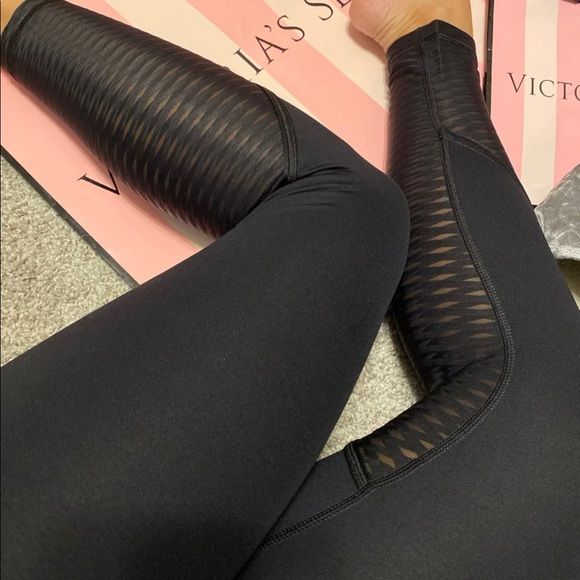 NWT Victoria’s Secrets Knockout Mesh Leggings - Picture 2 of 3